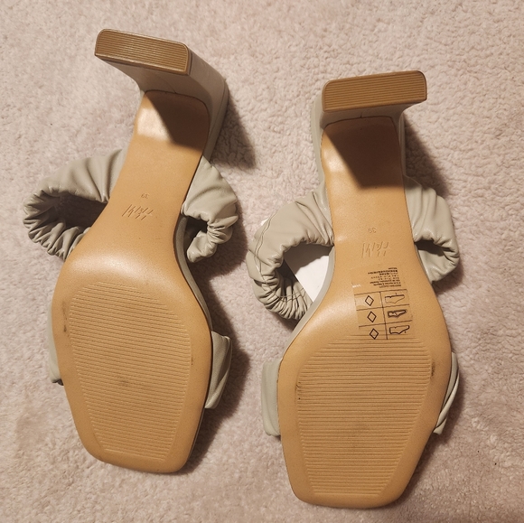 Sandals - Picture 2 of 2